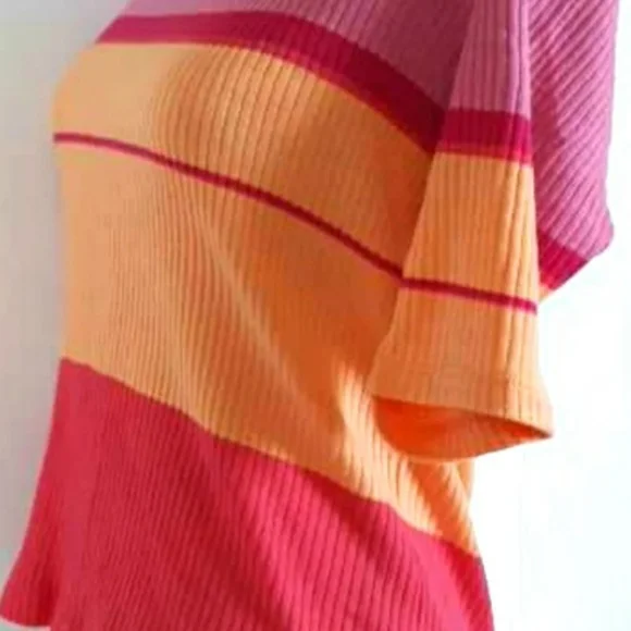 Womens Medium Top 3/4" Sleeved Striped ribbed slim fit shirt - Picture 5 of 9